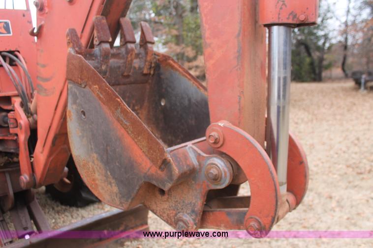 image for item H5995 1999 Ditch Witch 7610 trencher