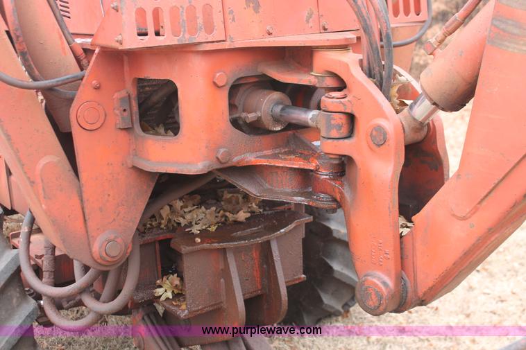 image for item H5995 1999 Ditch Witch 7610 trencher