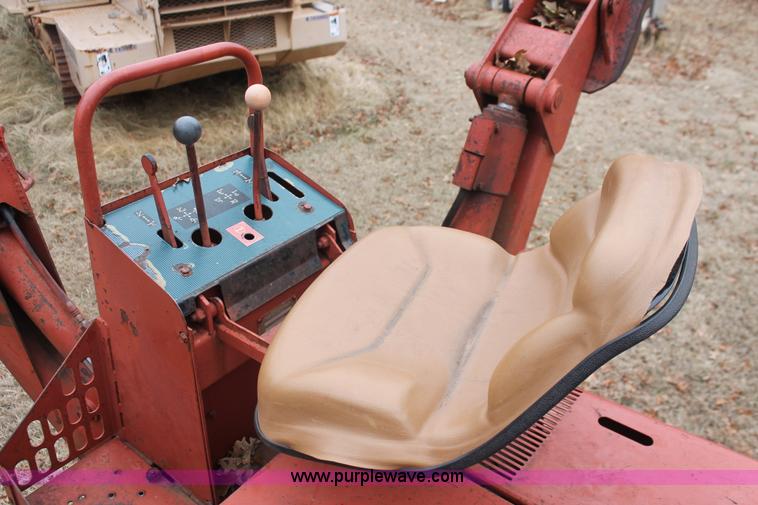 image for item H5995 1999 Ditch Witch 7610 trencher