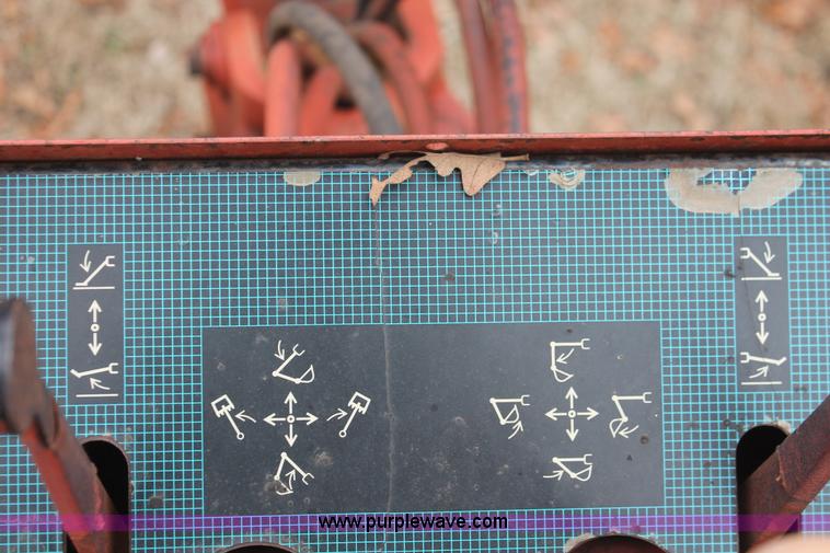 image for item H5995 1999 Ditch Witch 7610 trencher