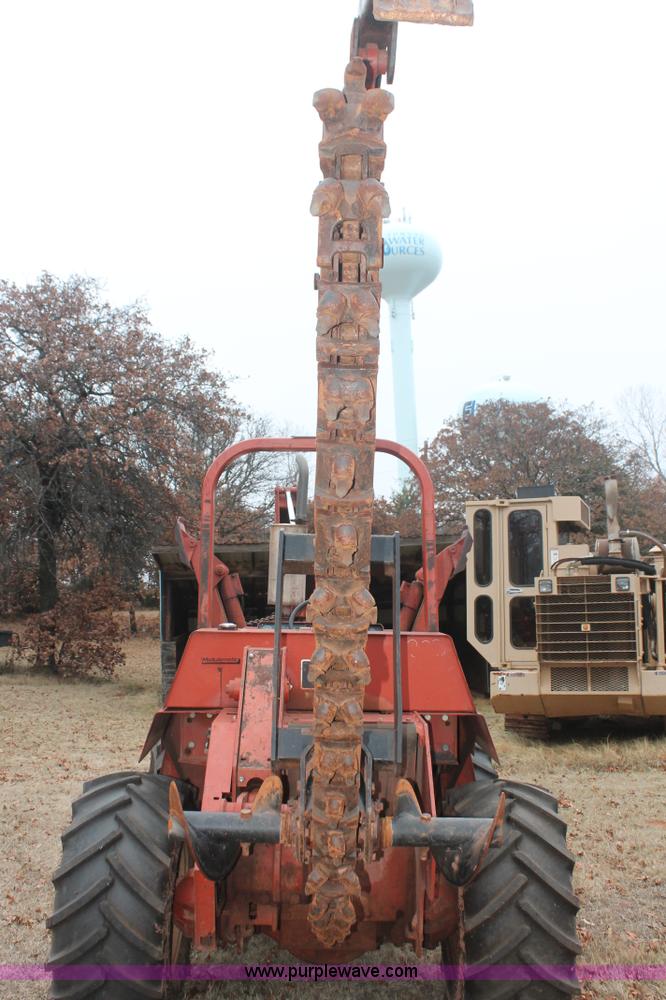 image for item H5995 1999 Ditch Witch 7610 trencher
