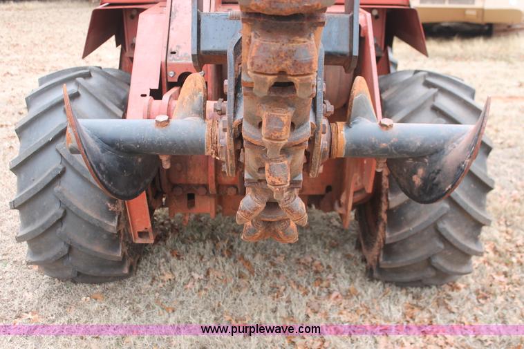 image for item H5995 1999 Ditch Witch 7610 trencher