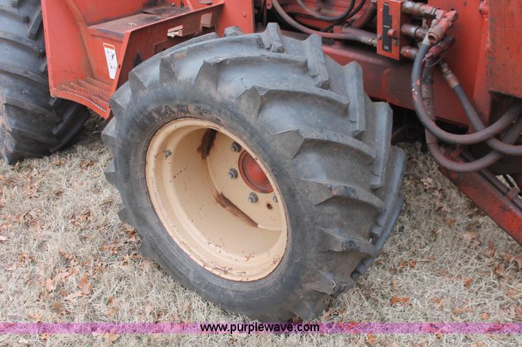 image for item H5995 1999 Ditch Witch 7610 trencher