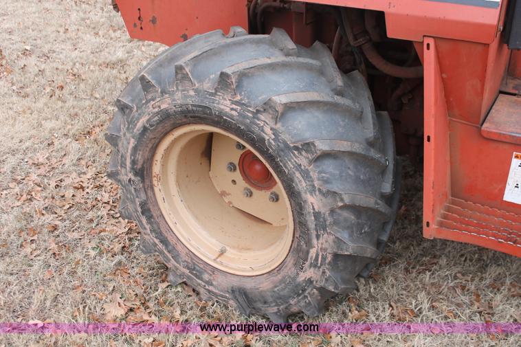 image for item H5995 1999 Ditch Witch 7610 trencher