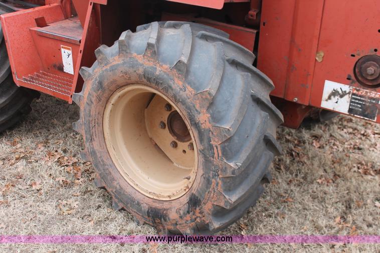 image for item H5995 1999 Ditch Witch 7610 trencher