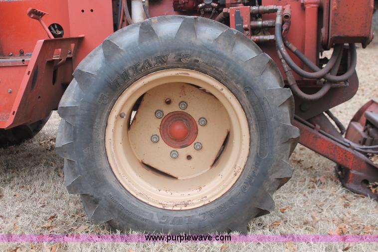 image for item H5995 1999 Ditch Witch 7610 trencher