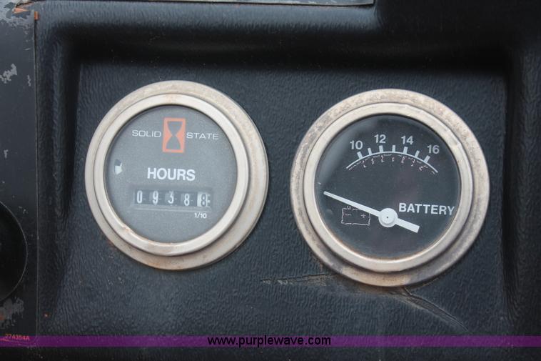 image for item H5999 2004 Ditch Witch 1820 trencher