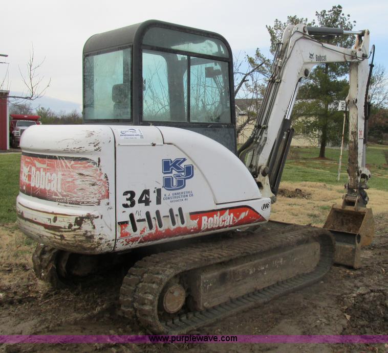 image for item H7638 2002 Bobcat 341D compact excavator
