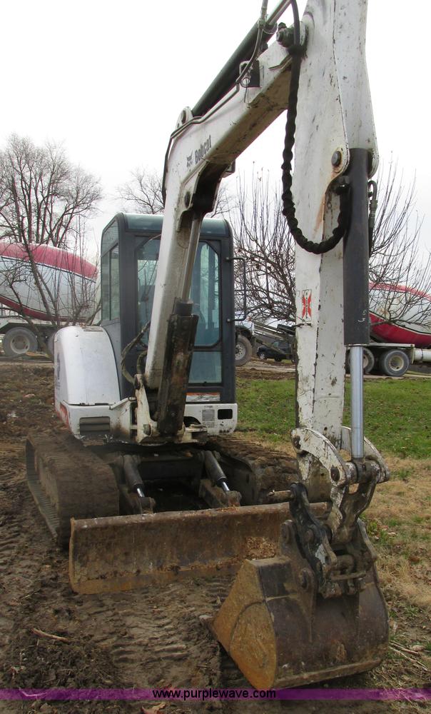 image for item H7638 2002 Bobcat 341D compact excavator