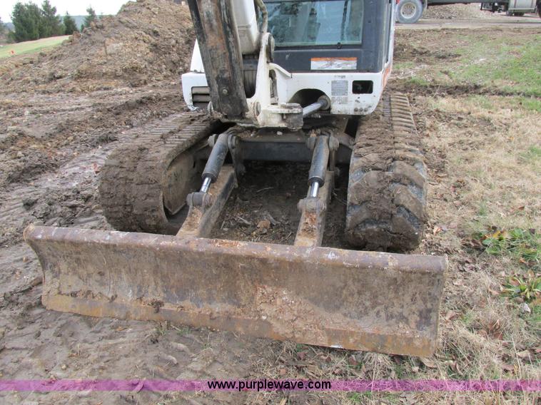image for item H7638 2002 Bobcat 341D compact excavator
