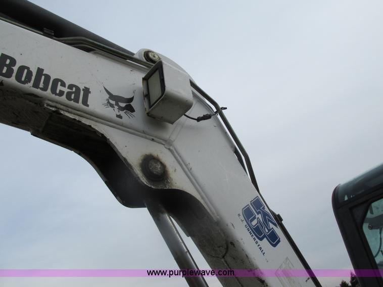 image for item H7638 2002 Bobcat 341D compact excavator