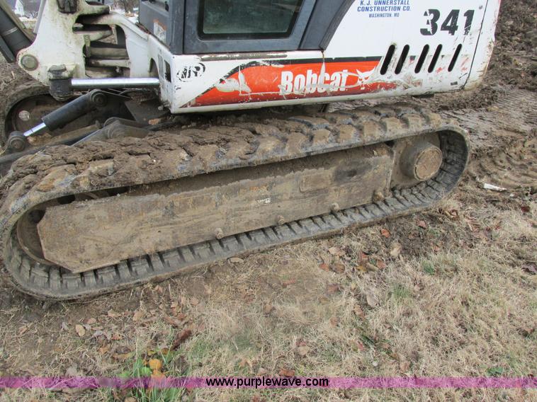 image for item H7638 2002 Bobcat 341D compact excavator
