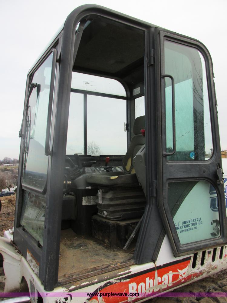 image for item H7638 2002 Bobcat 341D compact excavator