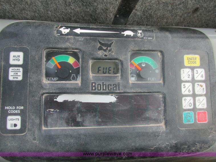 image for item H7638 2002 Bobcat 341D compact excavator