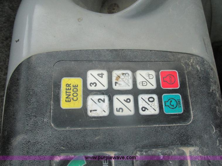 image for item H7638 2002 Bobcat 341D compact excavator