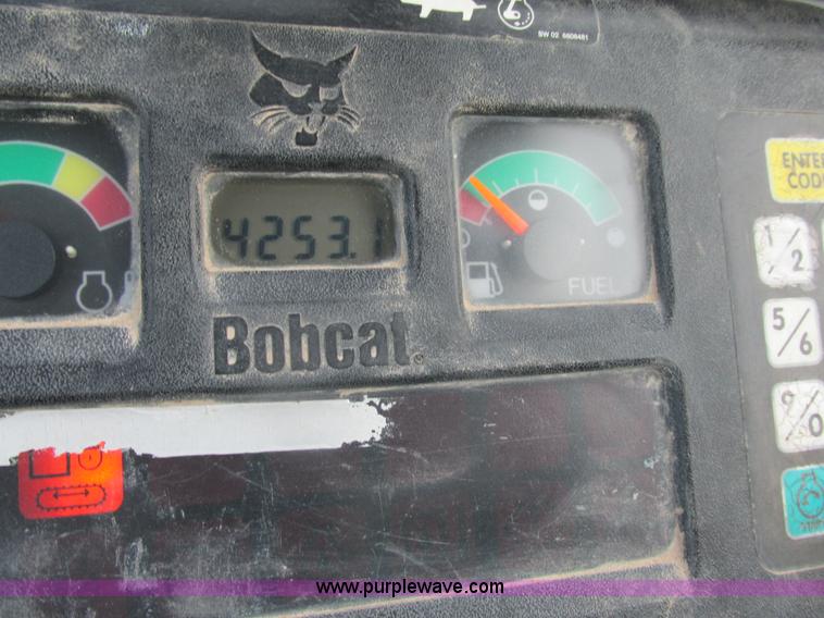 image for item H7638 2002 Bobcat 341D compact excavator