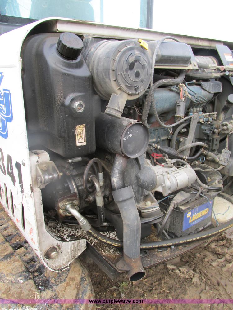 image for item H7638 2002 Bobcat 341D compact excavator