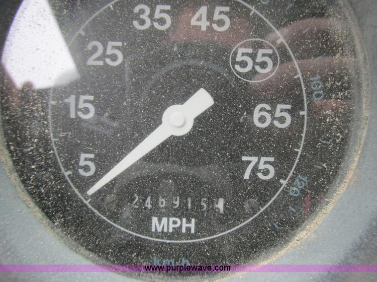 image for item H7677 1989 Ford LN8000 form/beverage truck