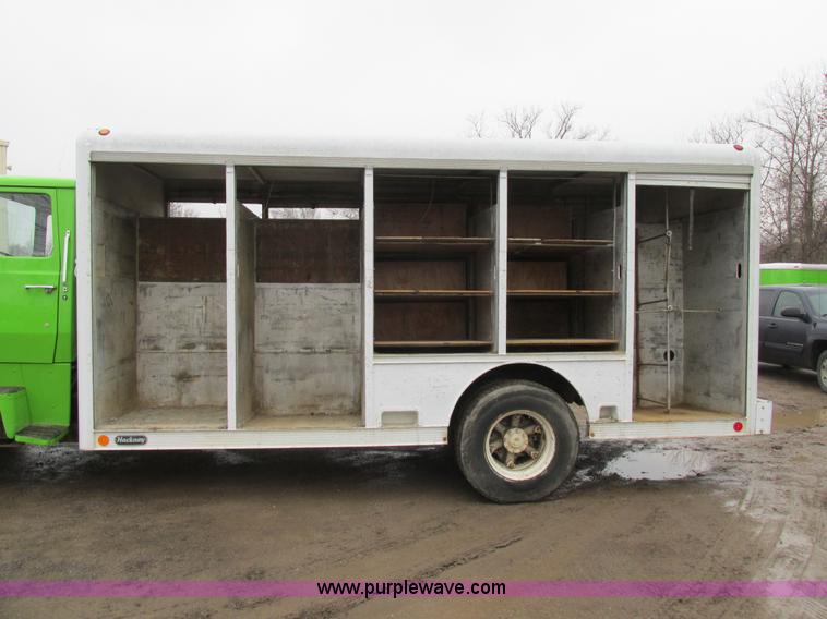 image for item H7677 1989 Ford LN8000 form/beverage truck