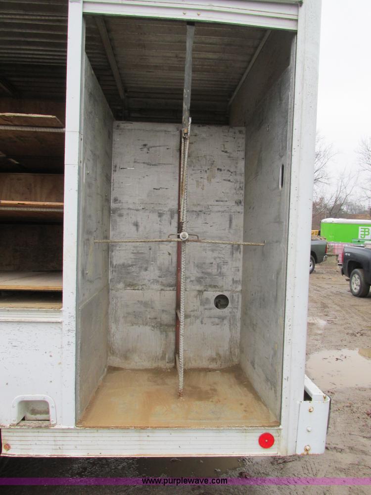 image for item H7677 1989 Ford LN8000 form/beverage truck