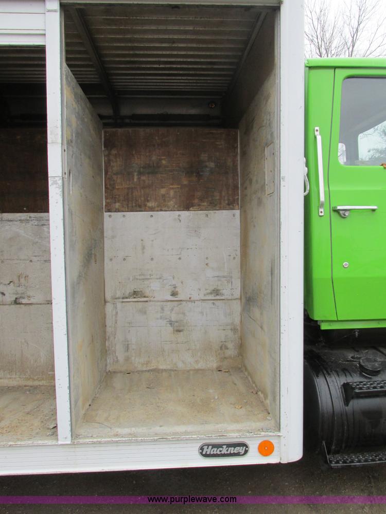 image for item H7677 1989 Ford LN8000 form/beverage truck