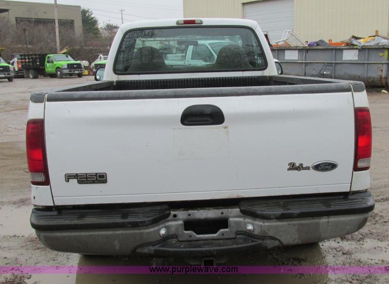 image for item H7678 2000 Ford F250 Super Duty XL pickup truck