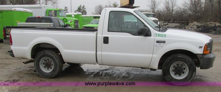 image for item H7678 2000 Ford F250 Super Duty XL pickup truck