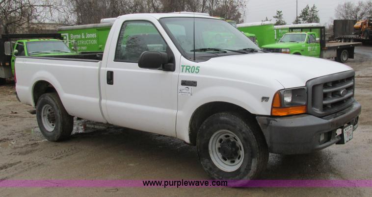 image for item H7678 2000 Ford F250 Super Duty XL pickup truck