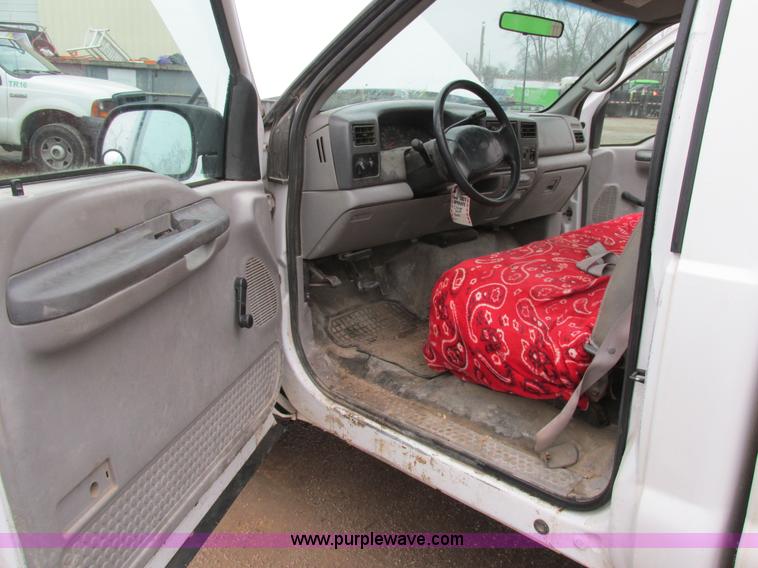 image for item H7678 2000 Ford F250 Super Duty XL pickup truck