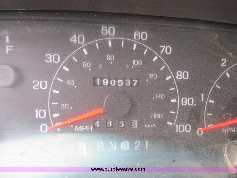 image for item H7678 2000 Ford F250 Super Duty XL pickup truck