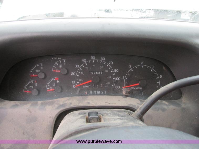 image for item H7678 2000 Ford F250 Super Duty XL pickup truck