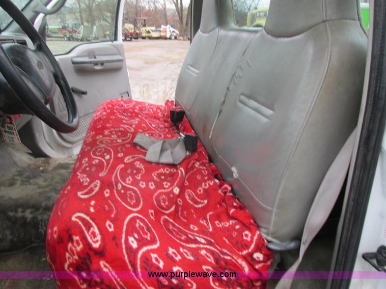 image for item H7678 2000 Ford F250 Super Duty XL pickup truck