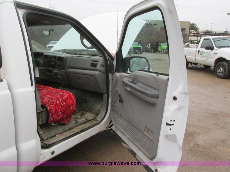 image for item H7678 2000 Ford F250 Super Duty XL pickup truck