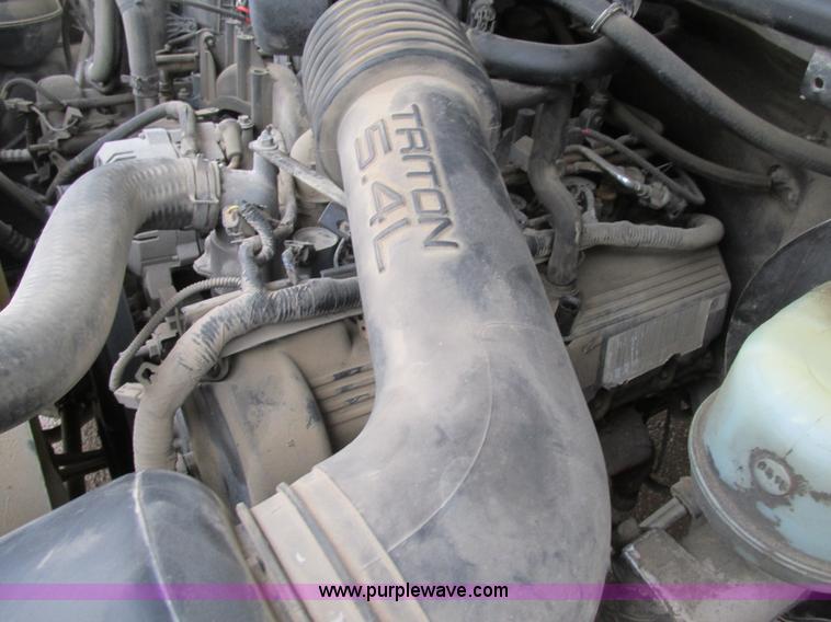 image for item H7678 2000 Ford F250 Super Duty XL pickup truck