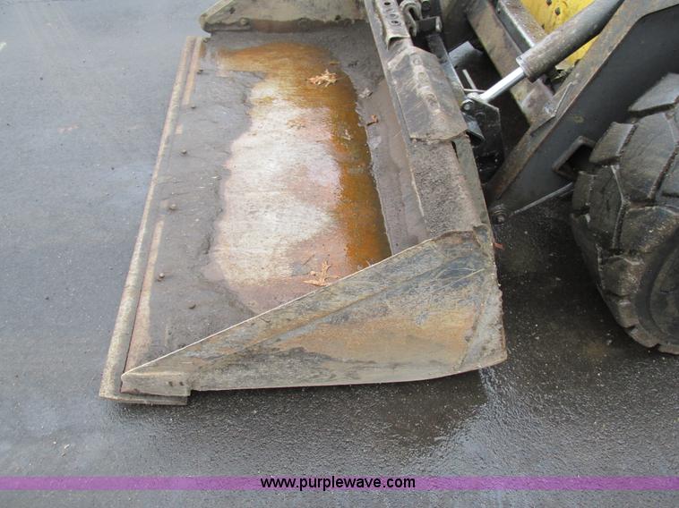 image for item H7679 2006 New Holland L160 Super boom skid steer