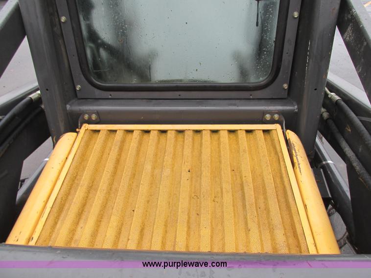 image for item H7679 2006 New Holland L160 Super boom skid steer