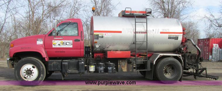 image for item H7680 1999 GMC C6500 oil distributor truck