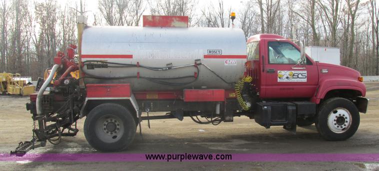 image for item H7680 1999 GMC C6500 oil distributor truck