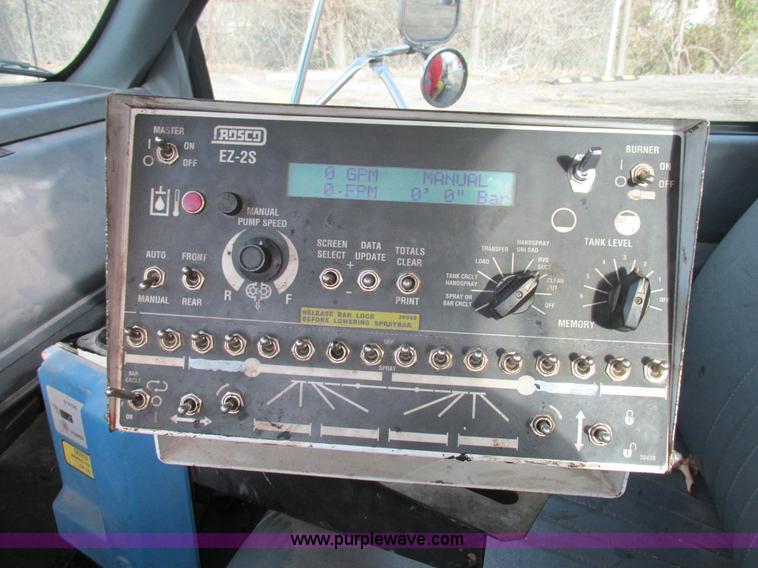 image for item H7680 1999 GMC C6500 oil distributor truck