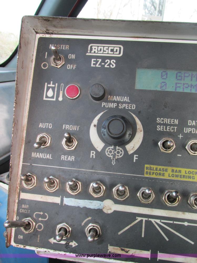 image for item H7680 1999 GMC C6500 oil distributor truck