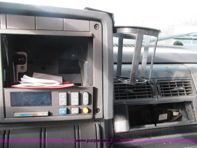 image for item H7680 1999 GMC C6500 oil distributor truck