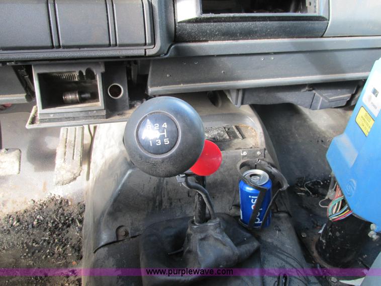 image for item H7680 1999 GMC C6500 oil distributor truck