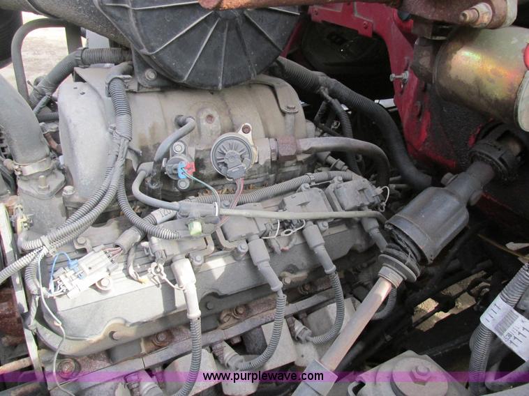 image for item H7680 1999 GMC C6500 oil distributor truck