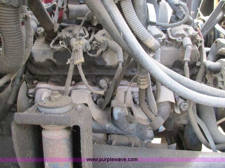 image for item H7680 1999 GMC C6500 oil distributor truck