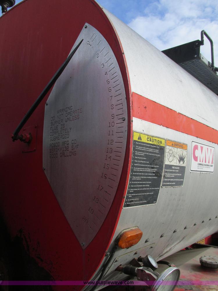 image for item H7680 1999 GMC C6500 oil distributor truck