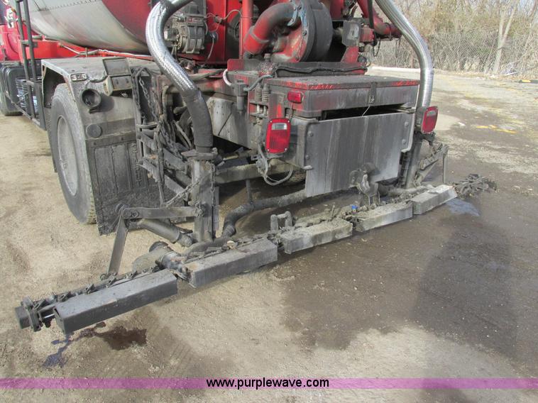 image for item H7680 1999 GMC C6500 oil distributor truck