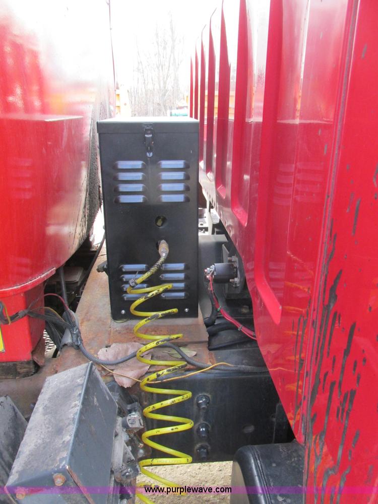 image for item H7680 1999 GMC C6500 oil distributor truck