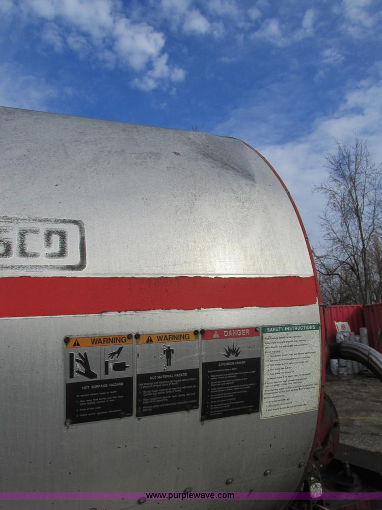 image for item H7680 1999 GMC C6500 oil distributor truck