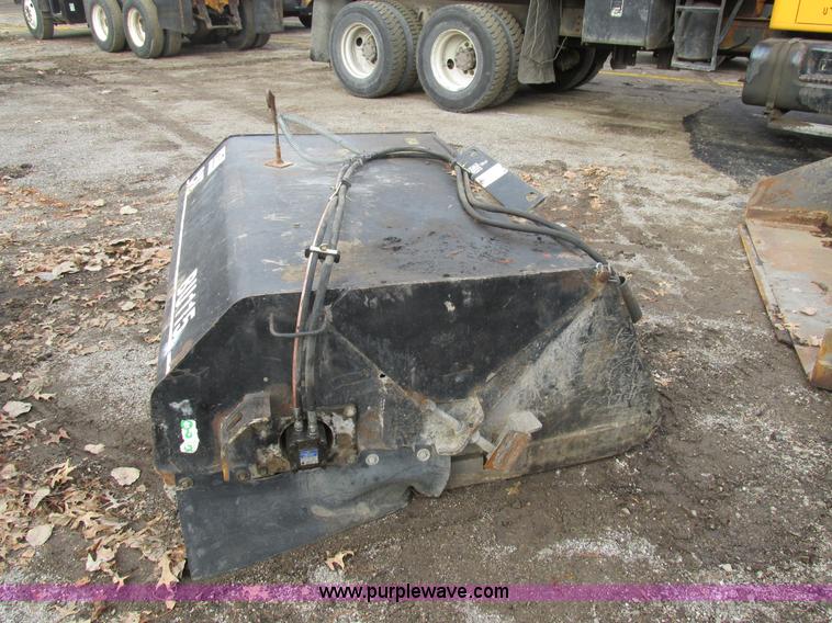 image for item H7681 Caterpillar BU115 skid steer broom