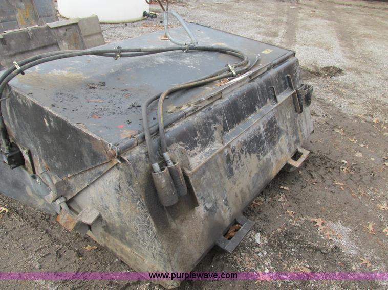 image for item H7681 Caterpillar BU115 skid steer broom